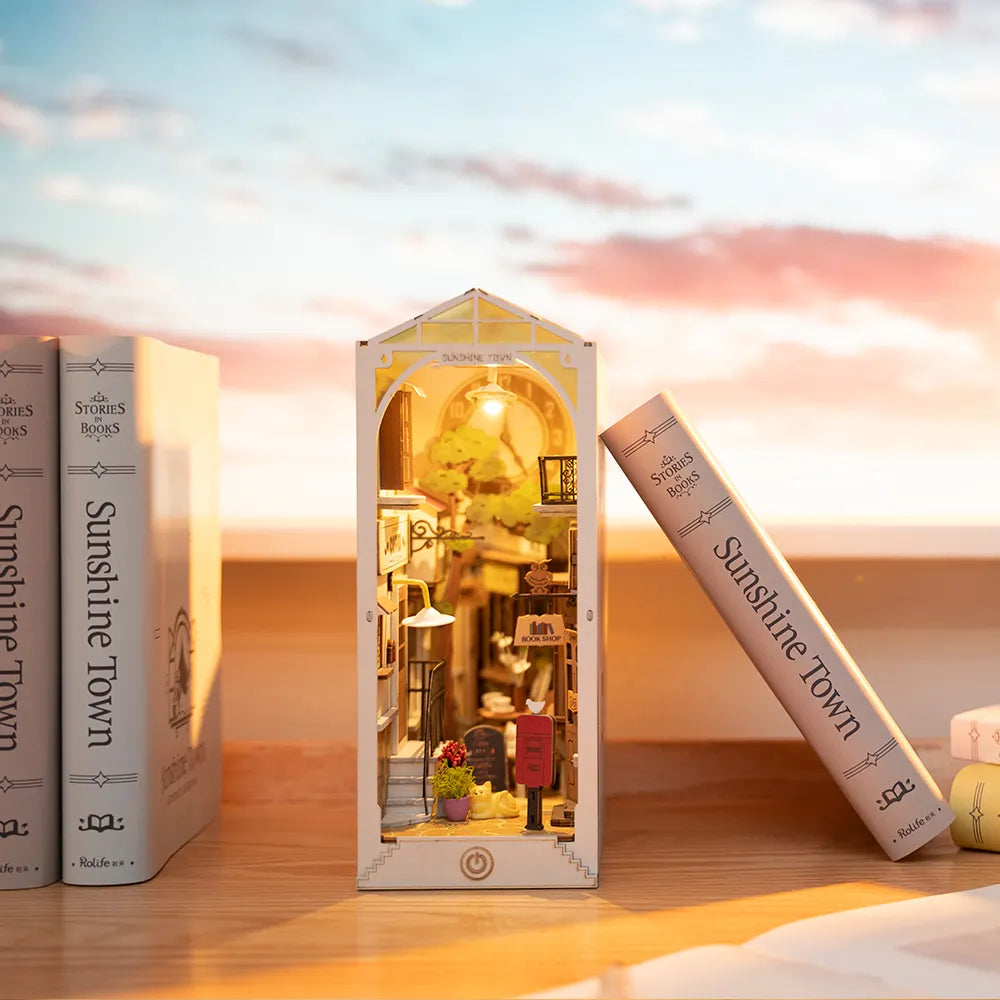 Rolife - Book Nook Shelf Insert - Sunshine Town